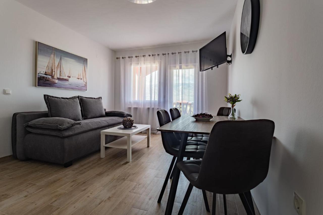 Kameni Put Appartement Ražanac Buitenkant foto